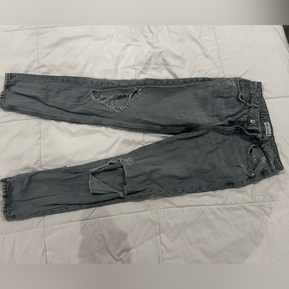 ZARA size 4 distressed Jeans